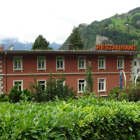Hotel Eden Sisikon Екстериор снимка