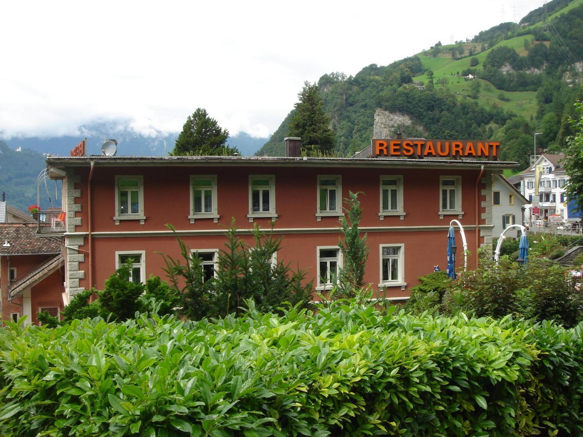 Hotel Eden Sisikon Екстериор снимка