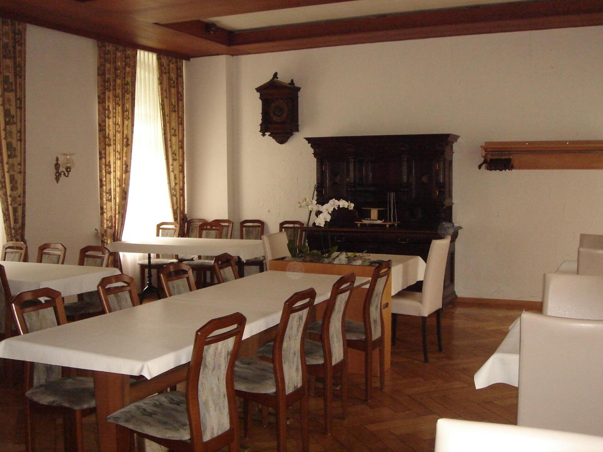 Hotel Eden Sisikon Екстериор снимка