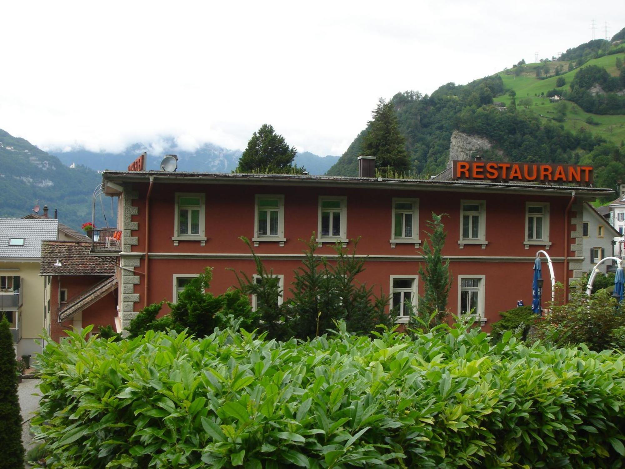Hotel Eden Sisikon Екстериор снимка