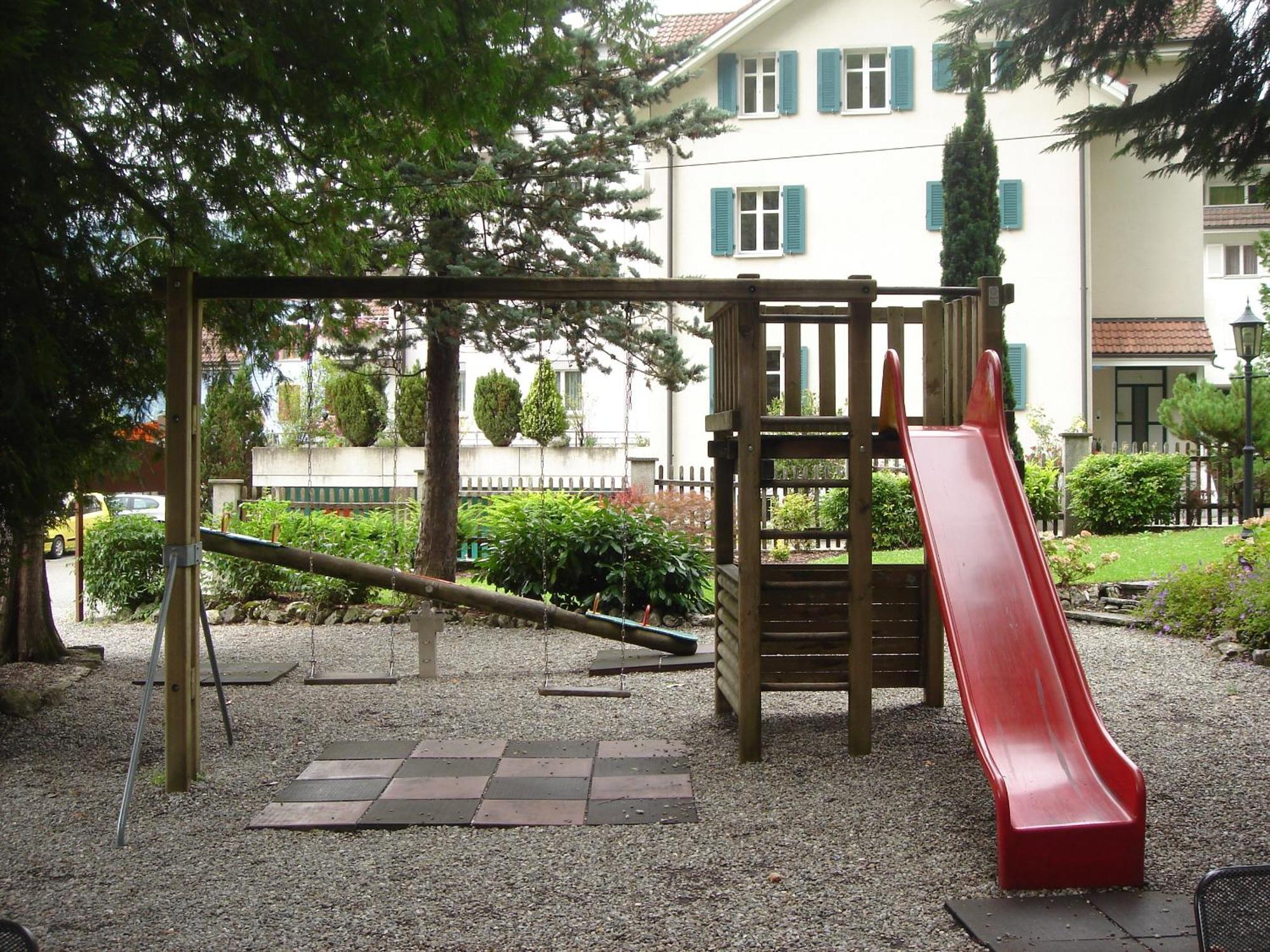 Hotel Eden Sisikon Екстериор снимка