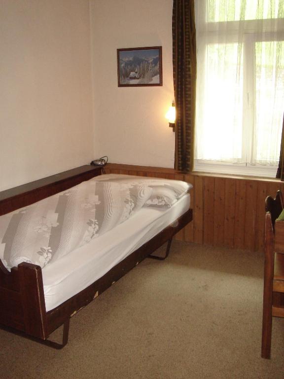 Hotel Eden Sisikon Стая снимка
