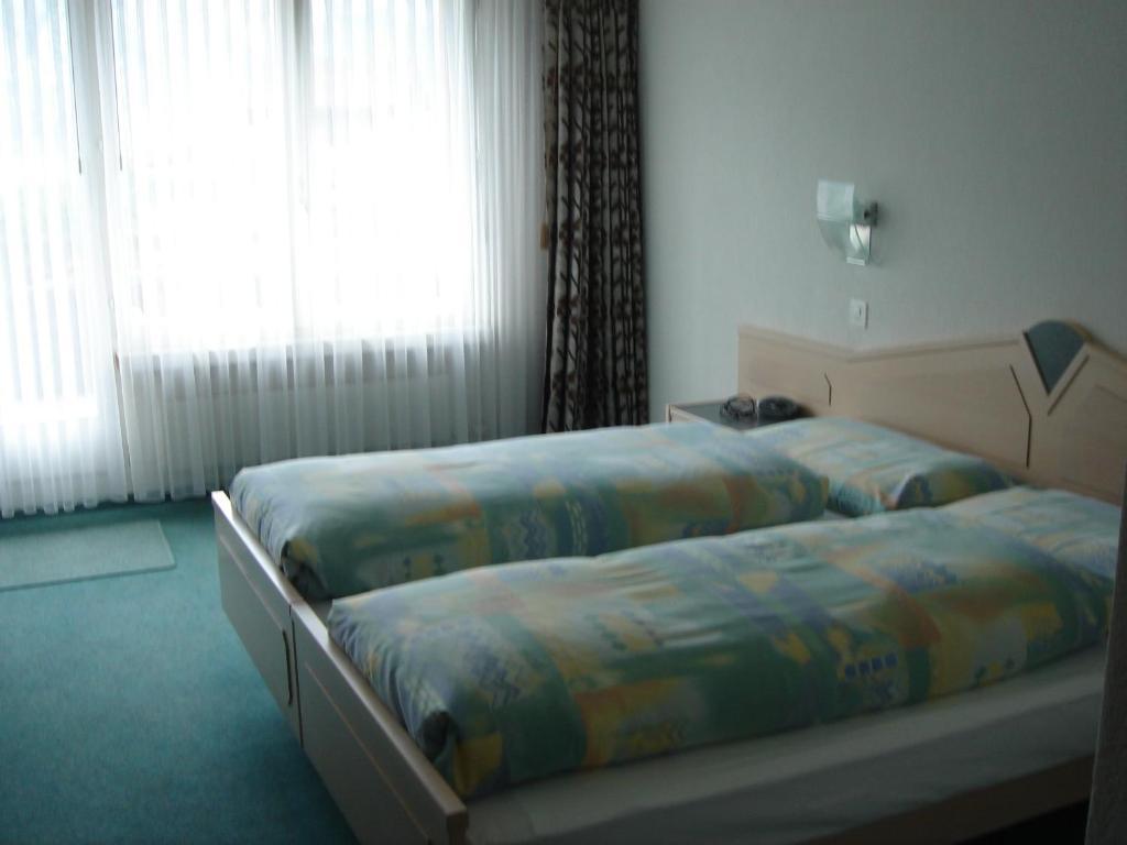 Hotel Eden Sisikon Стая снимка
