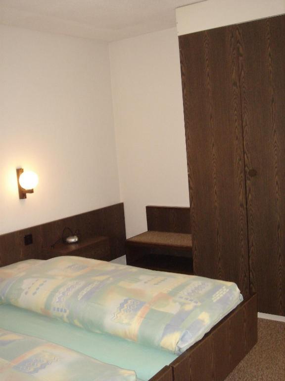Hotel Eden Sisikon Стая снимка
