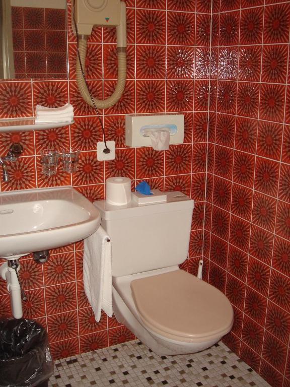 Hotel Eden Sisikon Стая снимка